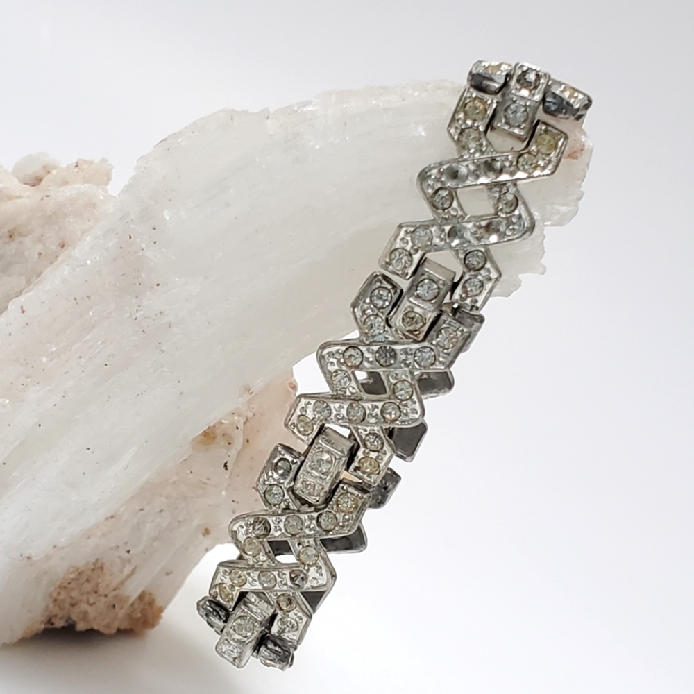 Art Deco Rhinestones bracelet 8 Links w 7 smaller links silver color metal